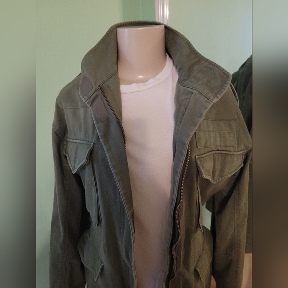Push Button Khaki Cut-out point cargo jacket w/ open back - Picture 9 of 15